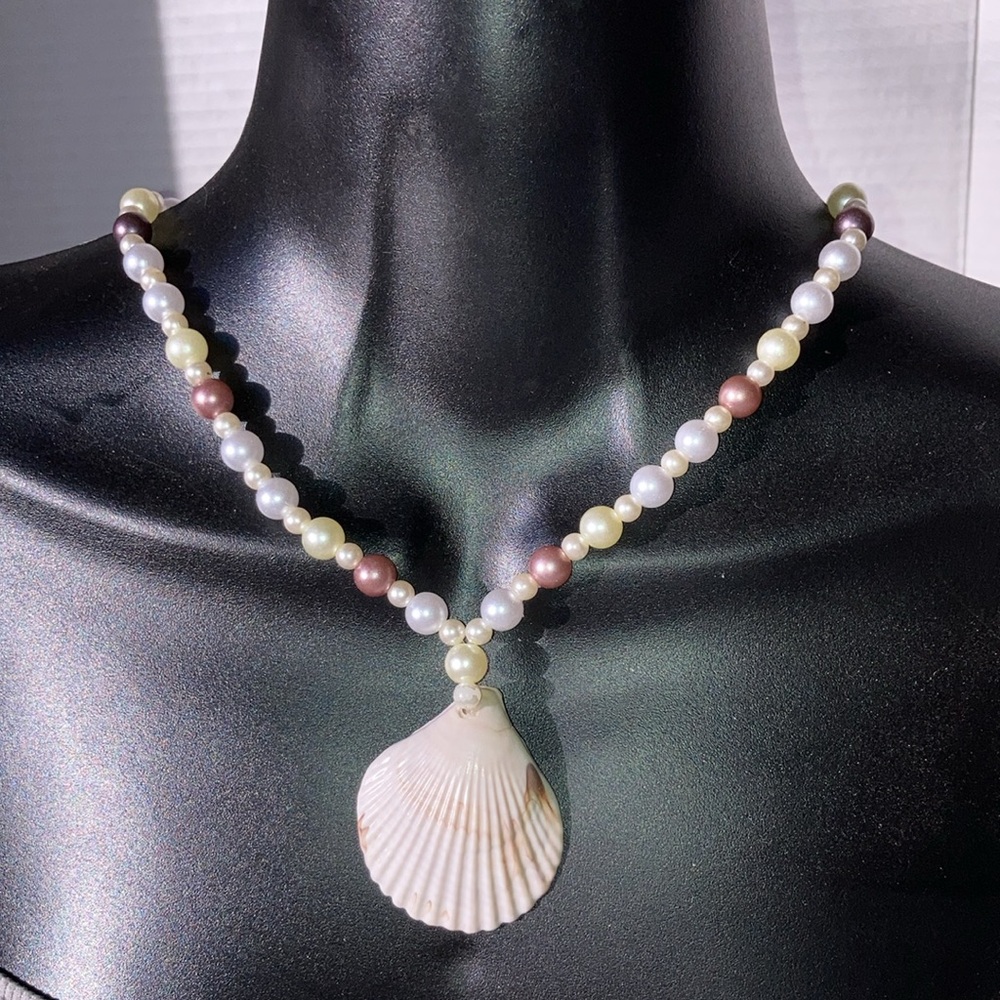 SEASHELL Nautical Faux Pastel Pearl Beaded Waterproof Stretch Statement Necklace